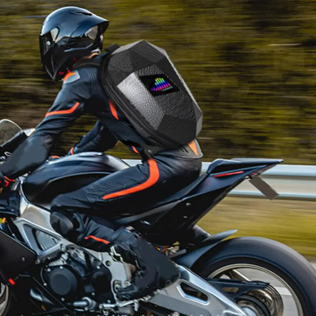 Motorist S Cheren Kostyum Kara Sporten Motor S Led Ranicza.webp